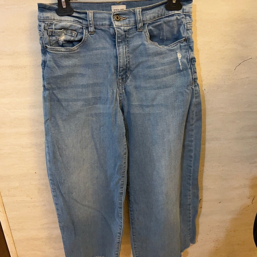 Sneak Peek High-Rise Wide Leg Boyfriend Jeans Light-Medium Wash